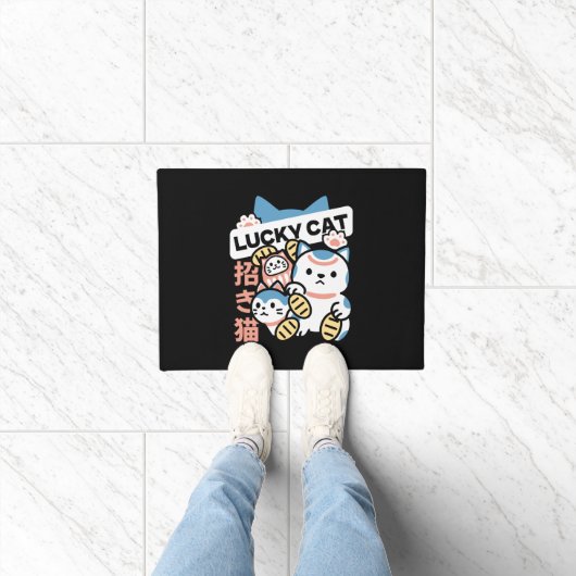 Lucky Cat Art – Maneki Neko with Gold Coin ドアマット (室内)