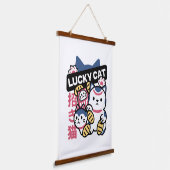 Lucky Cat Maneki Neko – Japanese Fortune Cat  吊り下げ型タペストリー (傾斜あり)