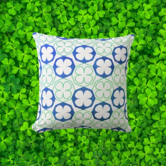 Lucky Clover Throw Pillow クッション