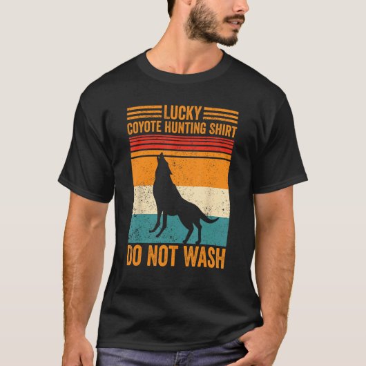 Lucky Coyote Hunting  Coyote Hunter Yote Tシャツ (正面)