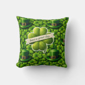 Lucky for leaf clover Saint Patrick's Day have a g クッション (正面)