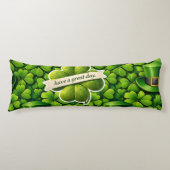 Lucky four leaf clover Saint Patrick's Day Patrick ボディピロー (正面)