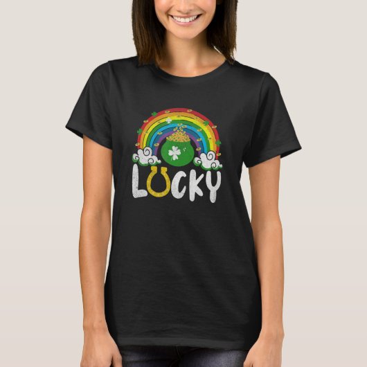 Lucky Horseshoe Rainbow Funny St. Patrick' Day Tシャツ (正面)