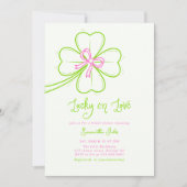 Lucky in Love Bridal Shower Pink Green Shamrock  招待状 (正面)