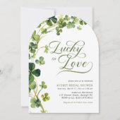 Lucky in Love Green Shamrock Bridal Shower 招待状 (正面)
