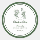 Lucky in Love Shamrock Horseshoe Bridal Shower ラウンドシール (正面)