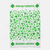 Lucky Irish Shamrocks Clover Personalized キッチンタオル (縦)
