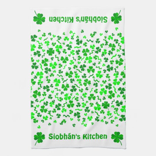 Lucky Irish Shamrocks Clover Personalized キッチンタオル (縦)
