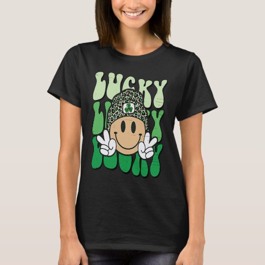 Lucky Leopard Smile Face Meme  St Patricks Day Wom Tシャツ (正面)
