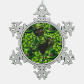 Lucky leprechaun black cat snowflake ornament スノーフレークピューターオーナメント (正面)