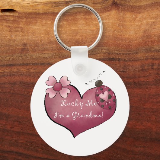 Lucky MeおばあちゃんTシャツとギフト キーホルダー (正面)