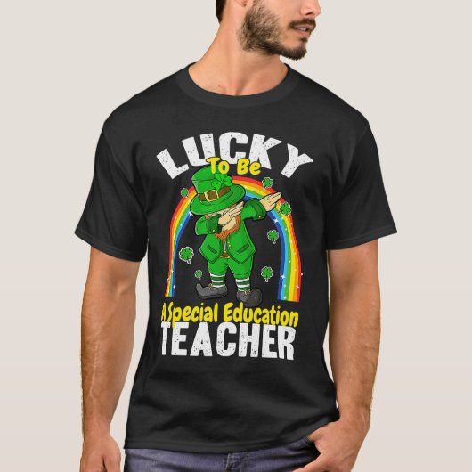 Lucky to be a Special Education Teacher St Patrick Tシャツ (正面)