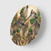 Lucky Wolf Pack – St. Patrick’s Day Family Howling ラウンド壁時計 (傾斜)