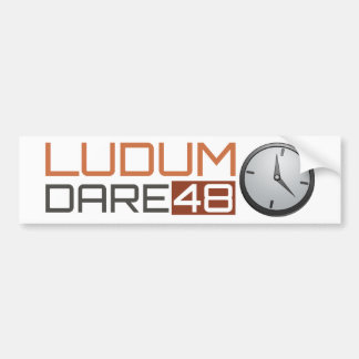Ludumの挑戦の光沢がある時計 バンパーステッカー
