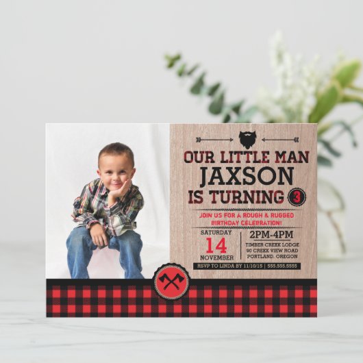 Lumberjack誕生日写真、素朴な格子柄の子供 招待状 (スタンド正面)