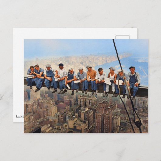 Lunch Atop A Skyscraper 1932 NYC Remastered Color ポストカード (正面/裏面)