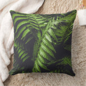 Lush Dark Green Fern Leaves Moody Woodland クッション (ブランケット)