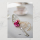 Lush Deep Red Rose Bouquet Moody Romantic Wedding 招待状 (裏面)