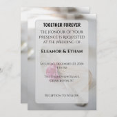 Lush Deep Red Rose Bouquet Moody Romantic Wedding 招待状 (正面/裏面)