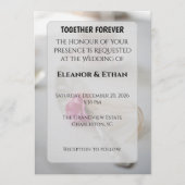 Lush Deep Red Rose Bouquet Moody Romantic Wedding 招待状 (正面)