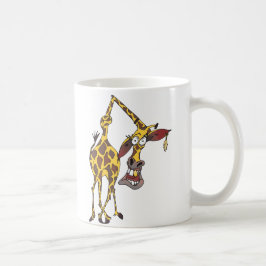 lustige Giraffe mit Ohrring und Goldzahn コーヒーマグカップ