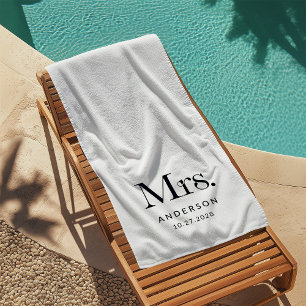 Luxe Elegance Black and White Mrs.と結婚のデート ビーチタオル