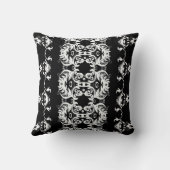 Luxurious Black Cushion with Ornamental クッション (裏面)