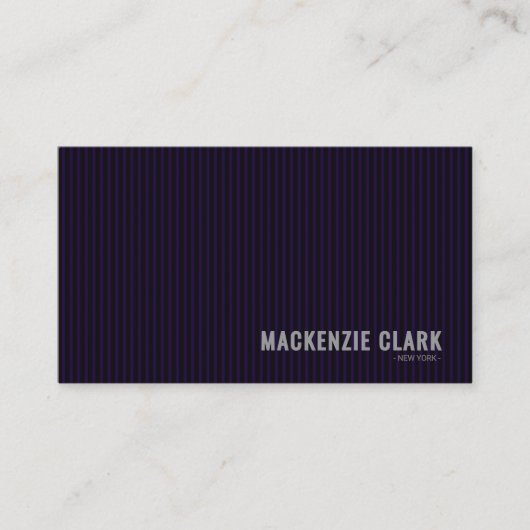 Luxurious Deep Purple Pinstripe Business Card 名刺 (正面)