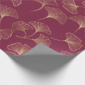 Luxurious Gold Ginkgo Leaves on Deep Burgundy (1) ラッピングペーパー (角)