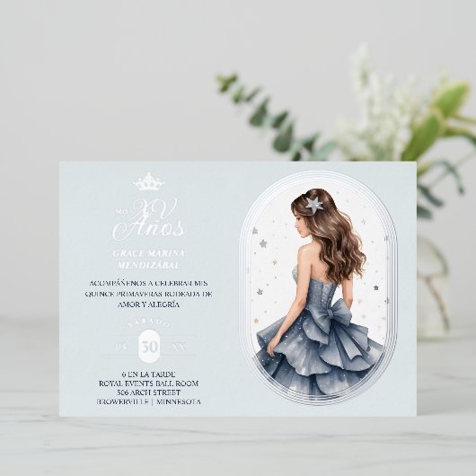 Luxurious Silver Oval Frame Charming Quinceañera  箔招待状 (立ち正面)