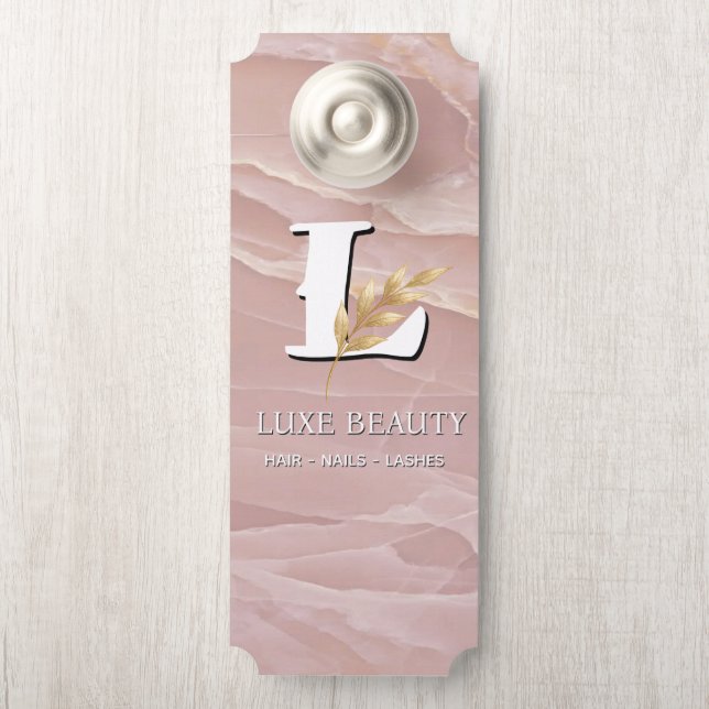 Luxury Blush Pink Marble Beauty Salon Logo ドアノブサイン (ノブ)