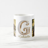 Luxury Cursive Gold White Initial  G + 2 PHOTO コーヒーマグカップ (中央)