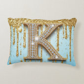 Luxury Diamond Letter K on Gold Glitter Background アクセントクッション (裏面)
