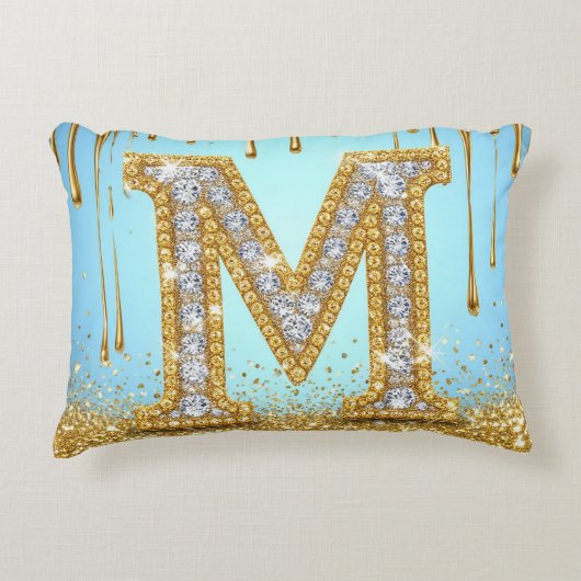Luxury Diamond Letter M on Gold Glitter Background アクセントクッション (正面)