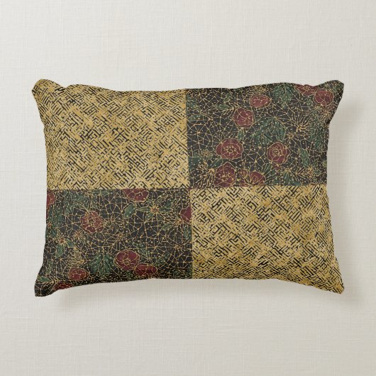 Luxury Flowers and Gold Pattern ,Gold Black Red  アクセントクッション (正面)