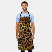 Luxury Glitter Gold Brown Rust Leopard Pattern エプロン (着用した状態)