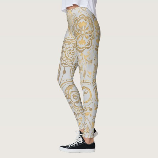 Luxury Gold Florals Soft Grey Leggings レギンス (左)
