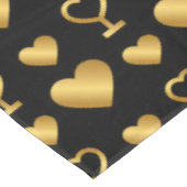 Luxury Gold Foil Hearts on Black  テーブルクロス (アングル)