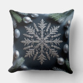 Luxury Holiday Pillow – Snowflake Design クッション (正面)