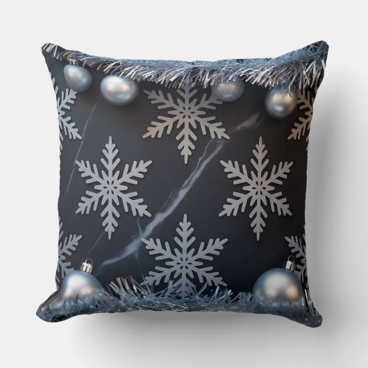 Luxury Holiday Pillow – Snowflake Design クッション (正面)