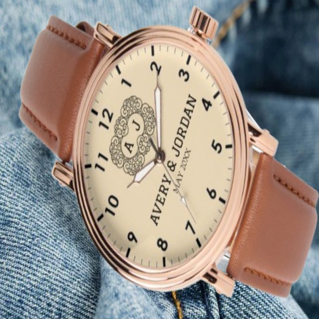 Luxury monogram cream couple names initials 腕時計 (クリエイターアップロード済み)