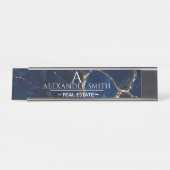 Luxury Navy Marble Gold Monogram Business Branding デスクネームプレート (正面)