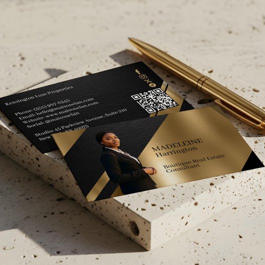 Luxury Real Estate Black & Gold Black Leather Luxe 名刺