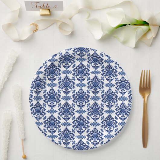 Luxury Royal Blue and White Baroque Floral Pattern ペーパープレート (ウェディング)