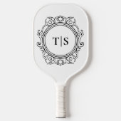 Luxury Vintage Ornate White Monogram Initial ピックルボールラケット (正面)