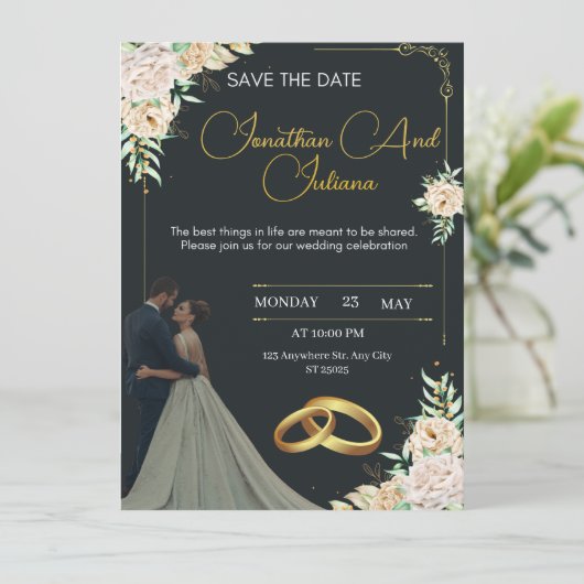 Luxury Wedding Invitation Black and Gold 招待状 (スタンド正面)