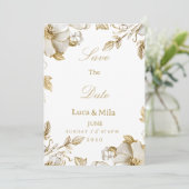 Luxury white and gold floral Save the Date 招待状 (スタンド正面)