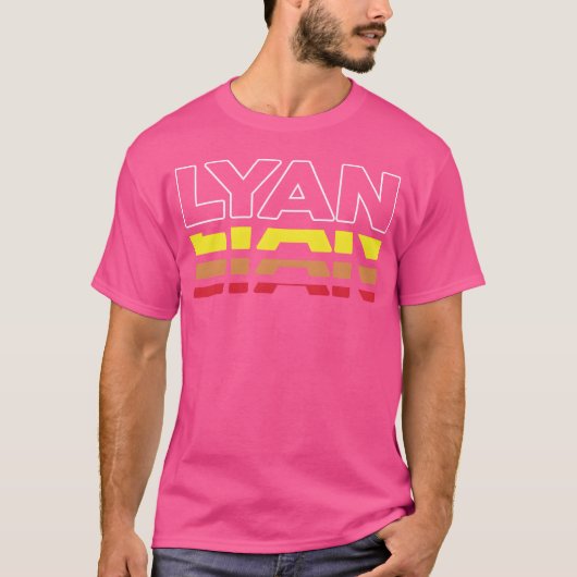 Lyan お名前 楽しい レトロな夕日 Lyan 友達 Tシャツ (正面)