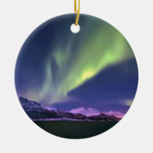 Lyngenfjordenノルウェーの上のオーロラBorealis セラミックオーナメント