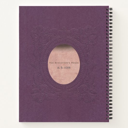 Lyric & Lore Embossed Purple Archive Journal ノートブック (裏面)